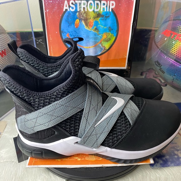 lebron soldier 12 air raid